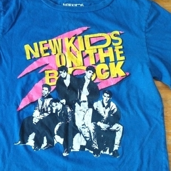 New Kids On The Block Official T-Shirt - Picture 2 of 2